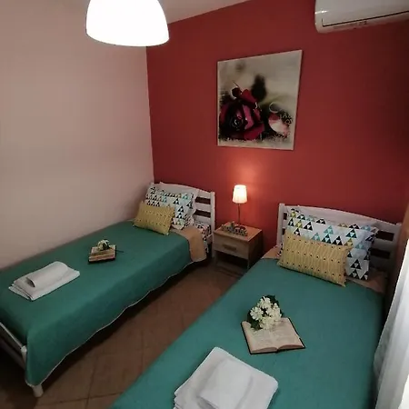 Bella Casa Apartamento Néa Péramos