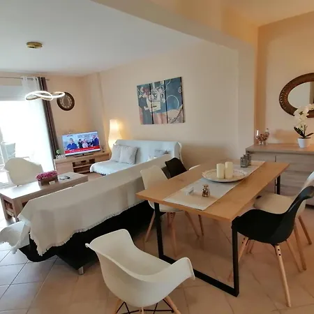 Appartement Bella Casa Néa Péramos