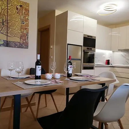 Bella Casa Néa Péramos